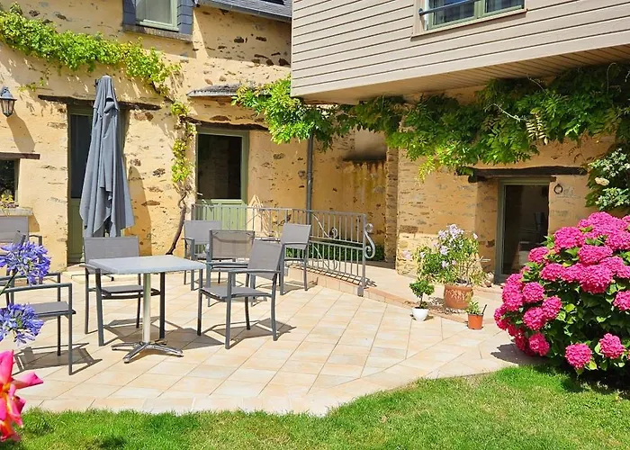 ゲストハウス L'amphitryon 3*