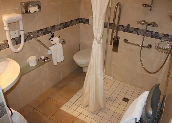 ゲストハウス L'amphitryon Coudray